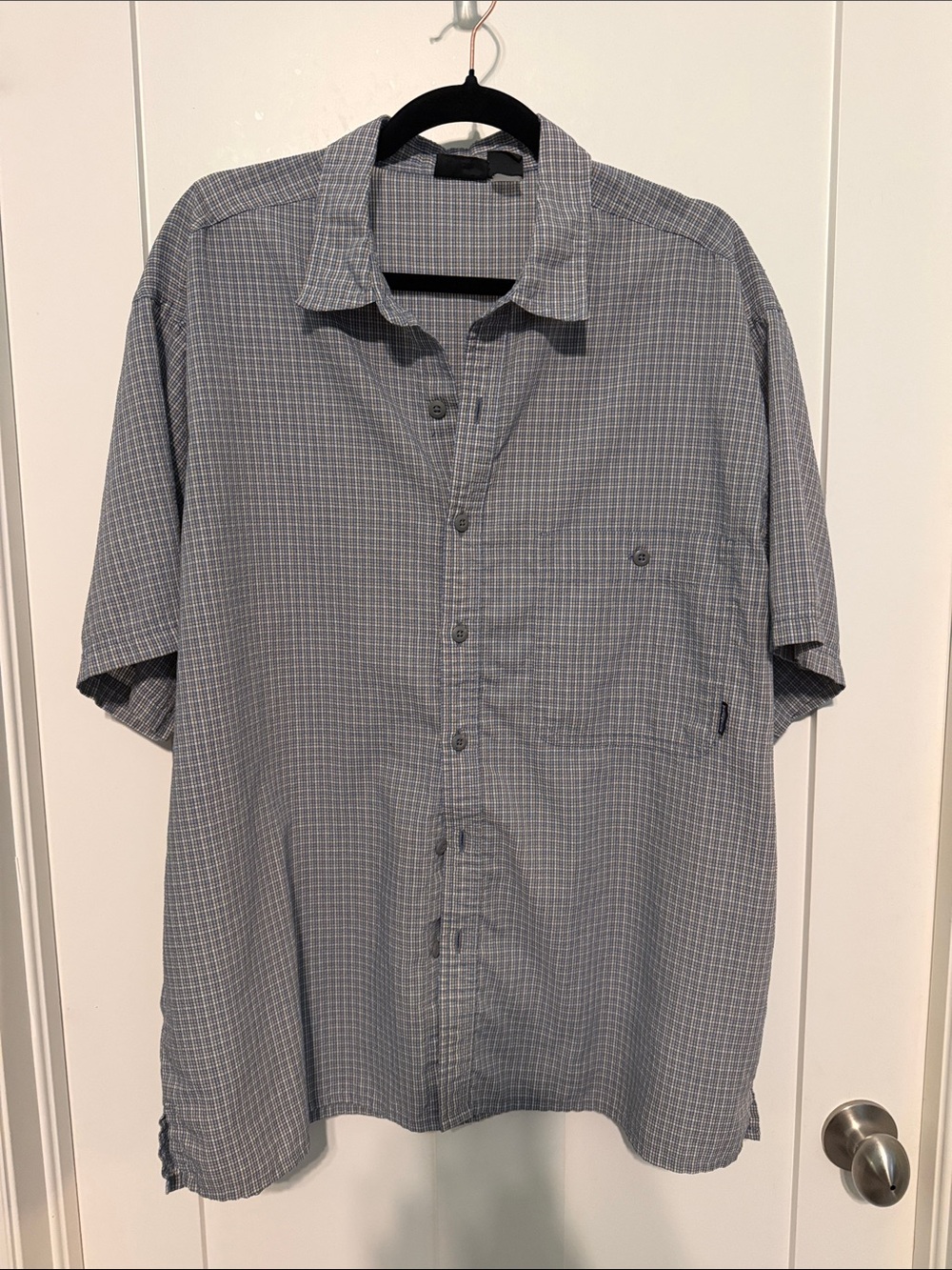 Patagonia Short Sleeve Hiking Button-Down Shirt in Dadcore Gray Check Size Large